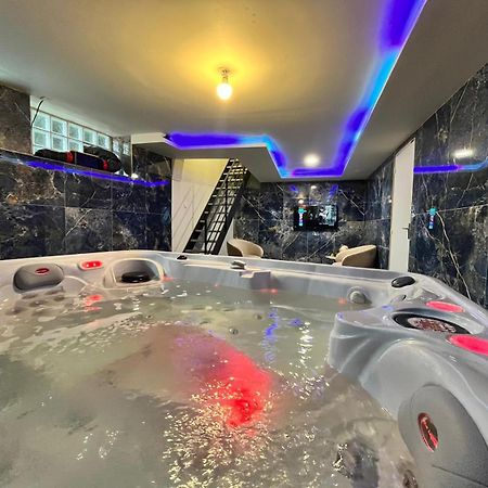 Golden Blue - Jacuzzi Apartment Руан Екстериор снимка