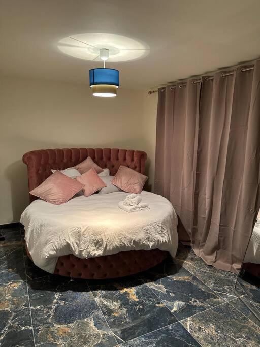 Golden Blue - Jacuzzi Apartment Руан Екстериор снимка